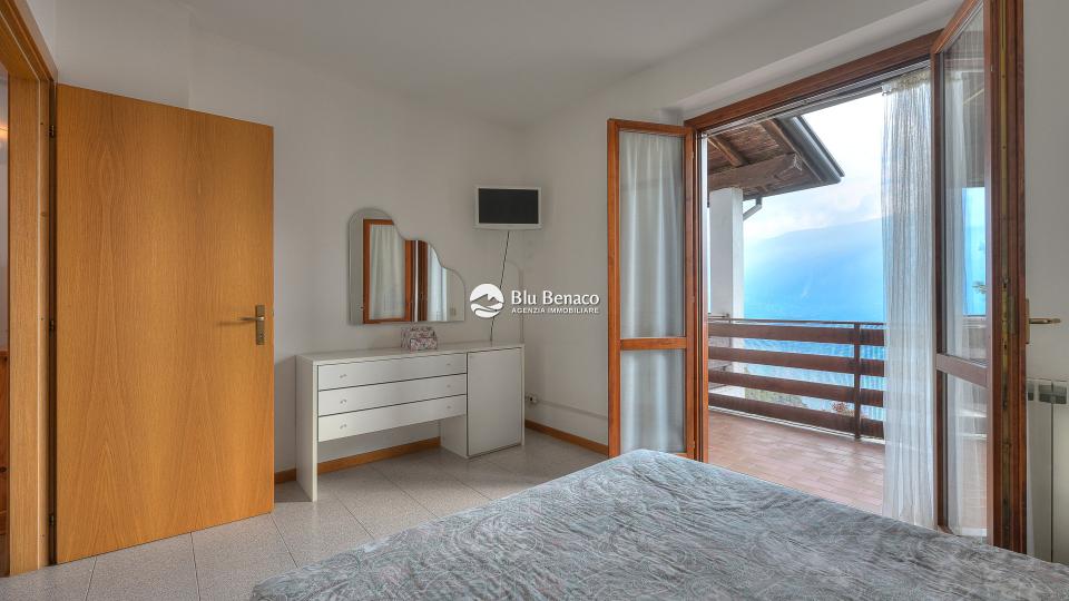Lake-view apartment for sale in Tignale Lake-view apartment for sale in Tignale