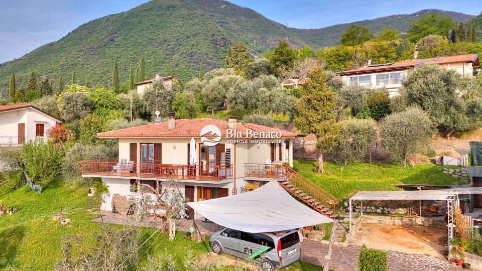 Detached villa with panoramic view in Montemaderno