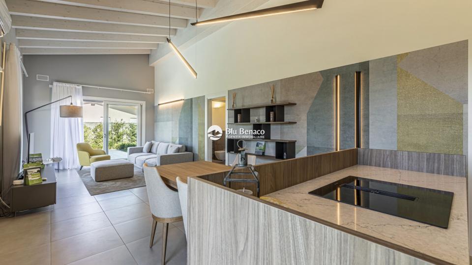 Villa zu verkaufen in Padenghe sul Garda