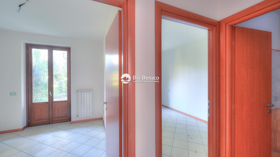 Three-room apartment in prestigious residence near the lake