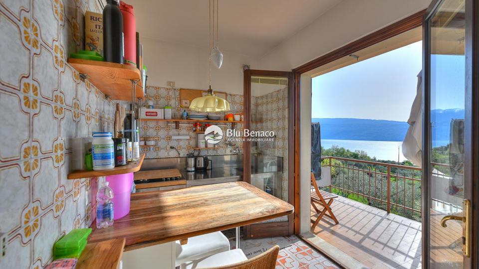 Detached villa with panoramic view in Montemaderno