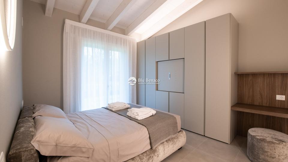 Villa zu verkaufen in Padenghe sul Garda