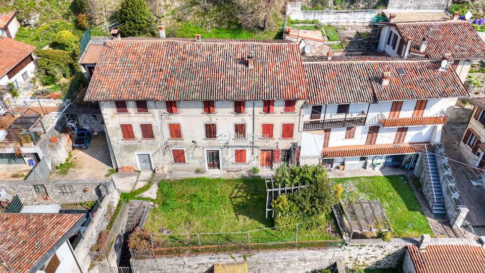 Porzione cielo terra in vendita a Navazzo 