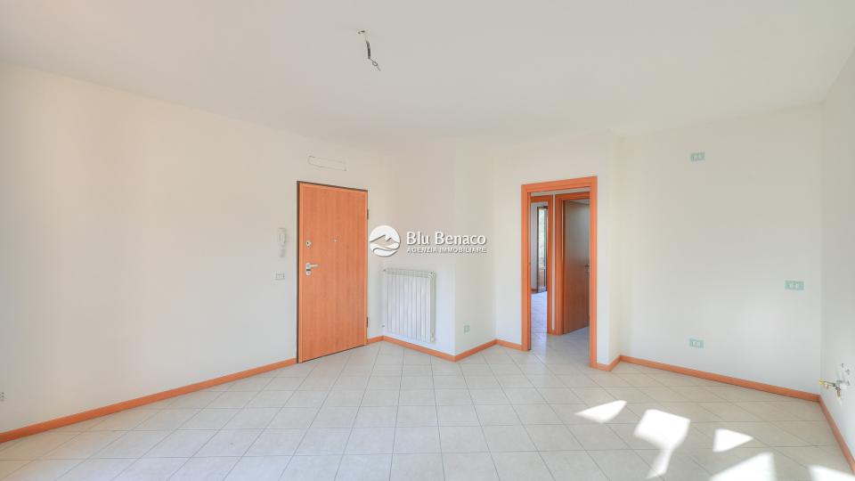 Unmissable three-room apartment for sale in Maderno