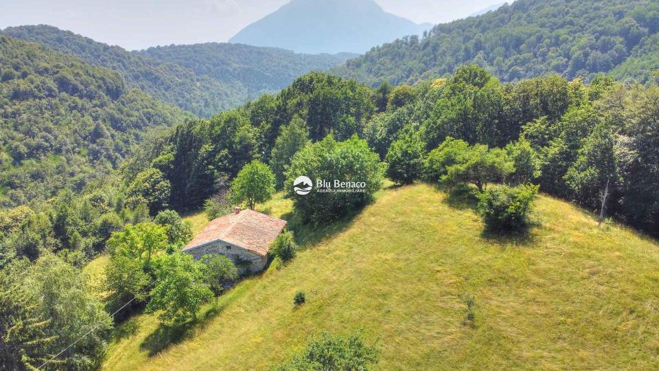 Detached property in Briano
