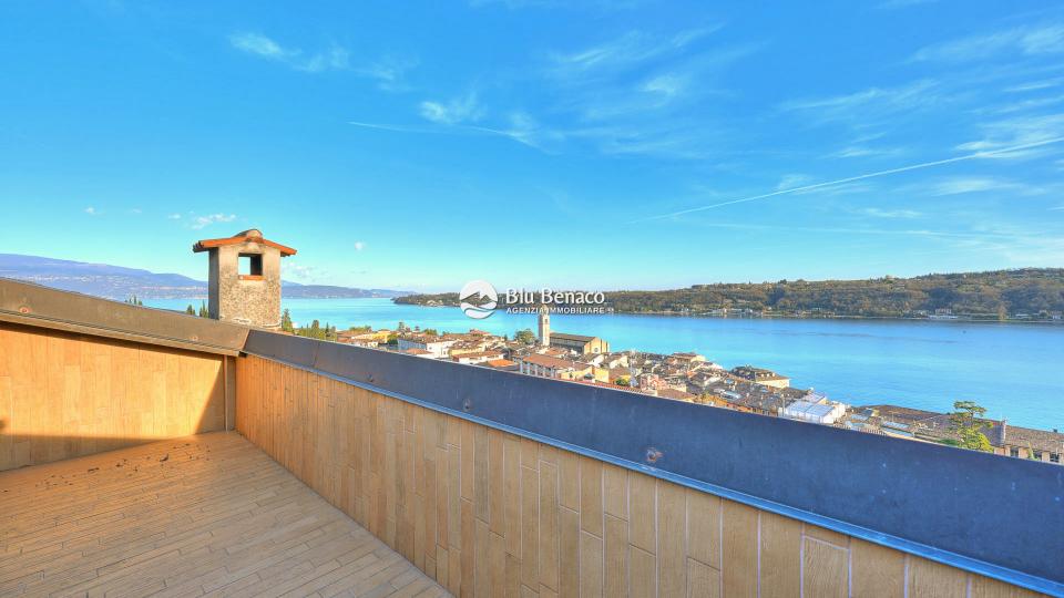 Penthouse for sale with stunning lake view in Salò