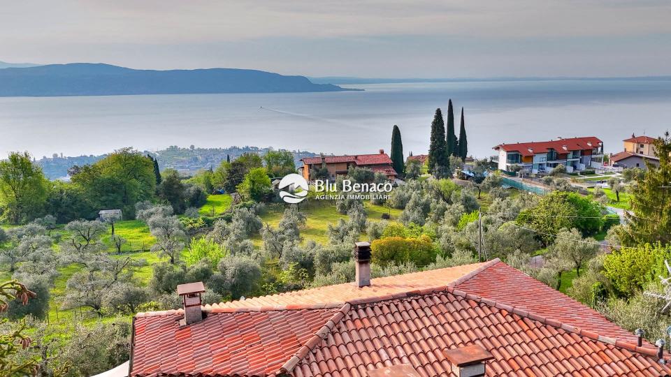 Villa indipendente con vista panoramica a Montemaderno