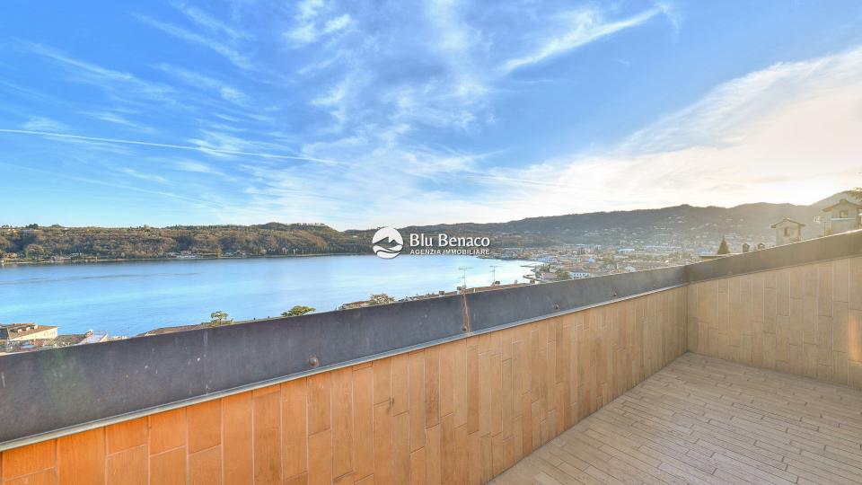 Penthouse for sale with stunning lake view in Salò