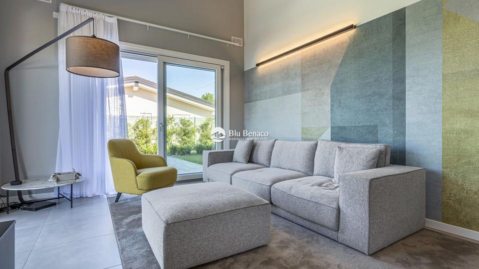 Villa zu verkaufen in Padenghe sul Garda