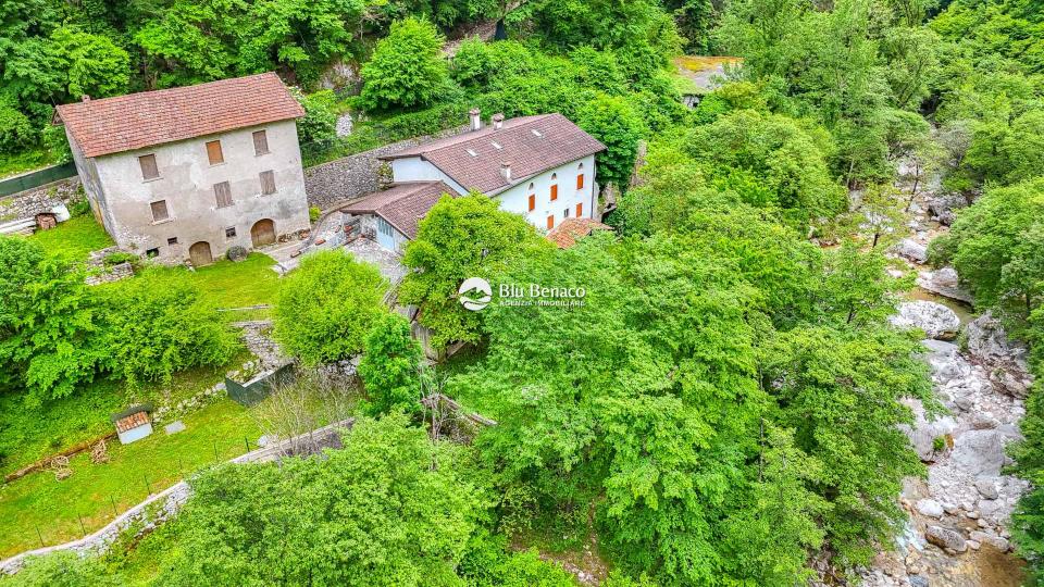 Property for sale in Camerate