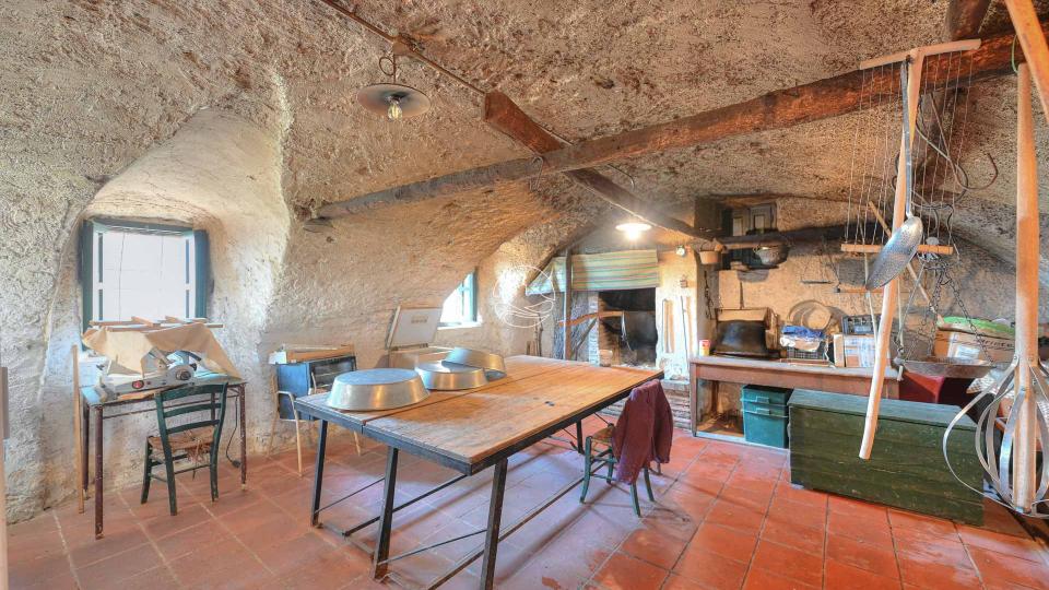 Farmhouse for sale in the hills of Toscolano Maderno