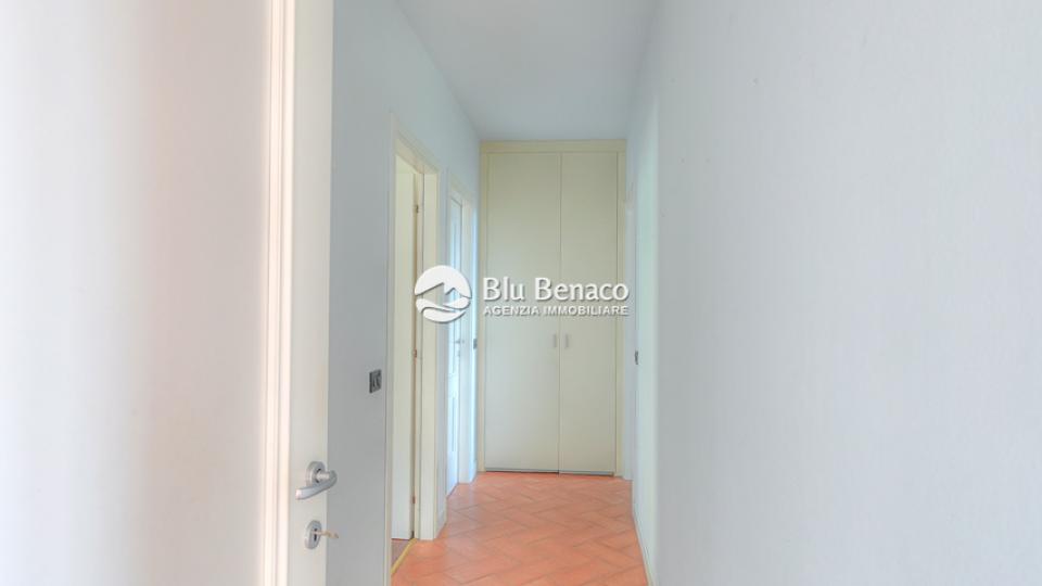 Elegant four-room apartment for sale in Toscolano