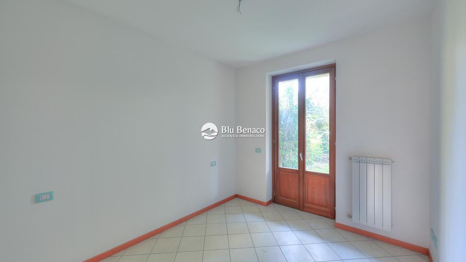 Three-room apartment in prestigious residence near the lake