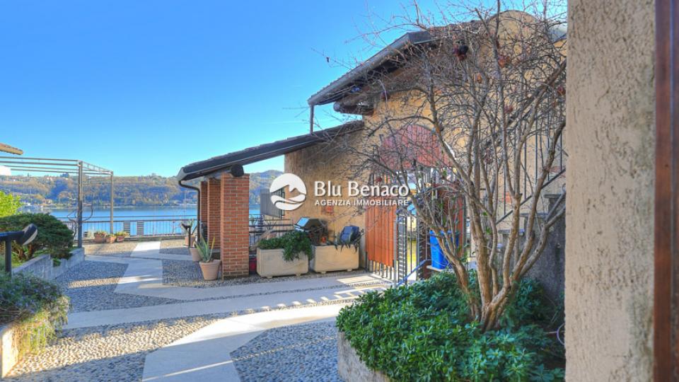 Penthouse for sale with stunning lake view in Salò