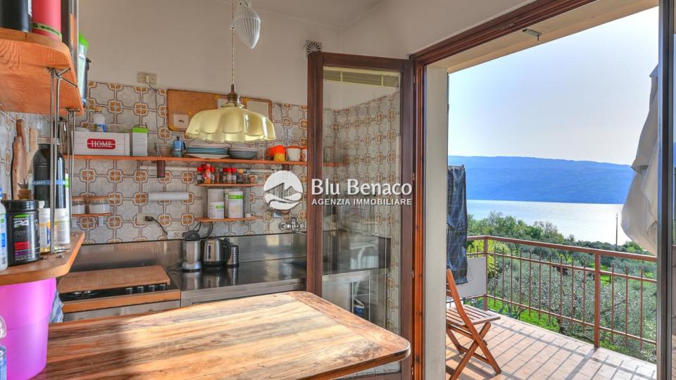 Detached villa with panoramic view in Montemaderno