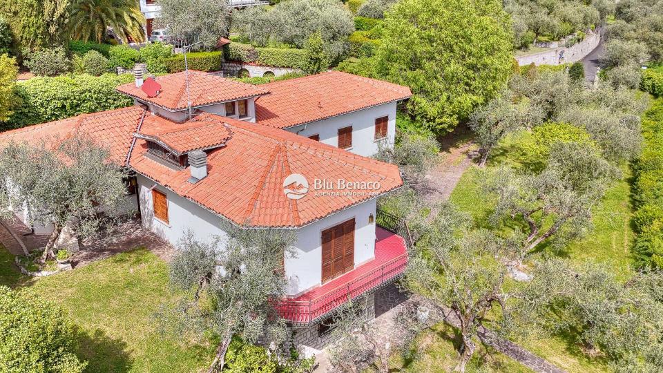 Exceptional villa for sale in Gargnano