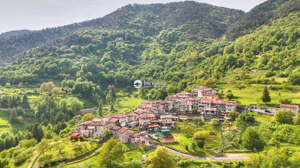 Terracielo in vendita alla Costa frazione di Gargnano 