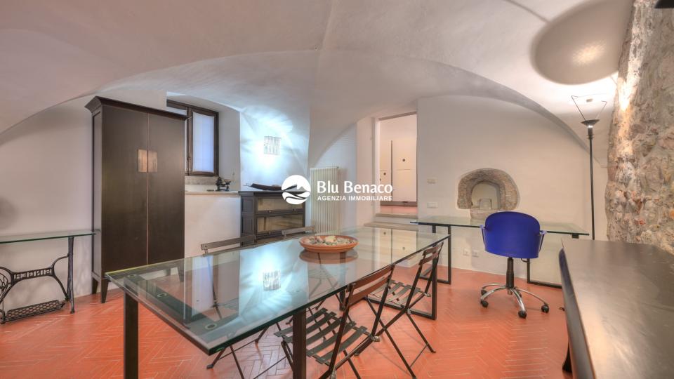 Appartamento piano terra, in vendita porto di Gargnano 