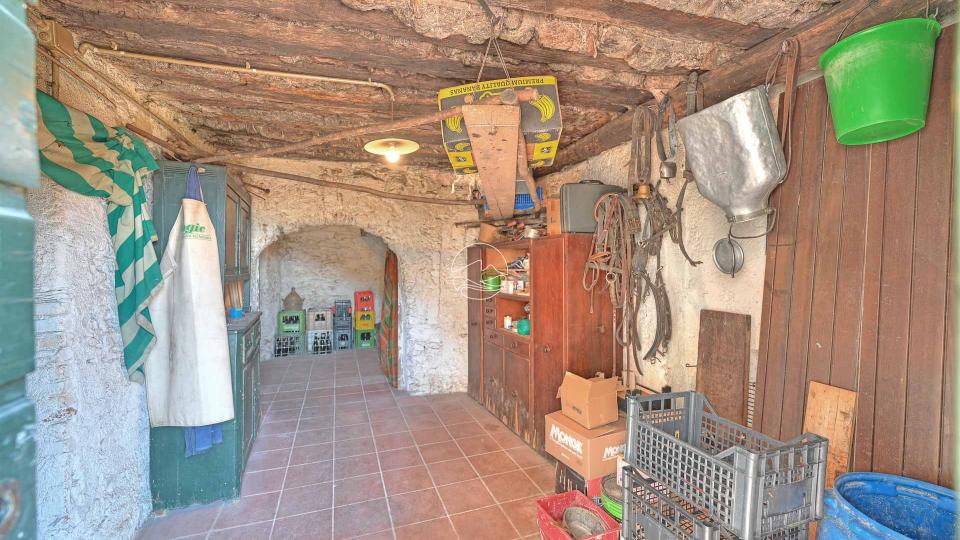 Farmhouse for sale in the hills of Toscolano Maderno