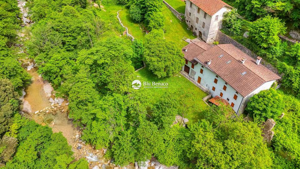 Property for sale in Camerate