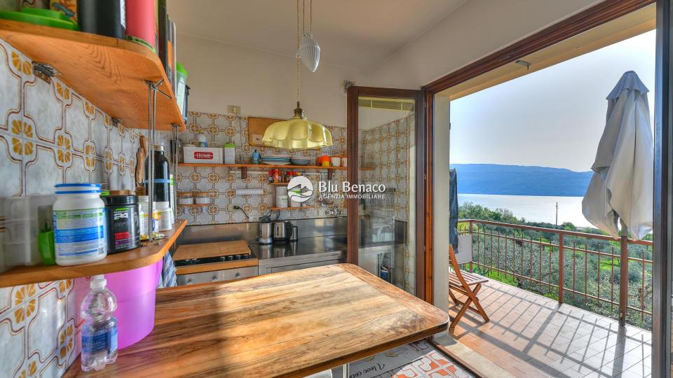 Detached villa with panoramic view in Montemaderno