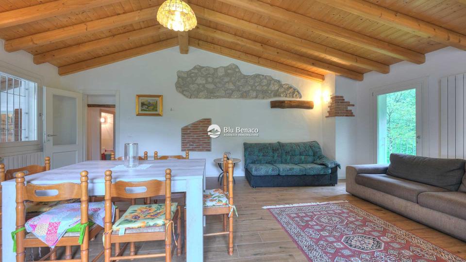 Property for sale in Camerate