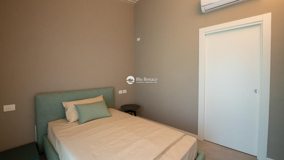 Villa zu verkaufen in Manerba del Garda