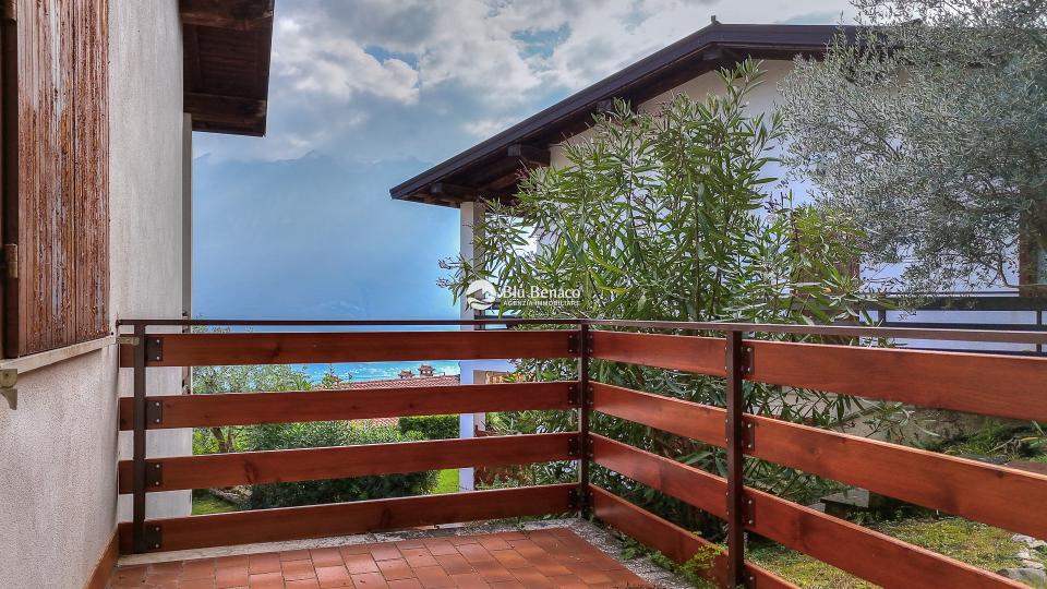 Lake-view apartment for sale in Tignale Lake-view apartment for sale in Tignale