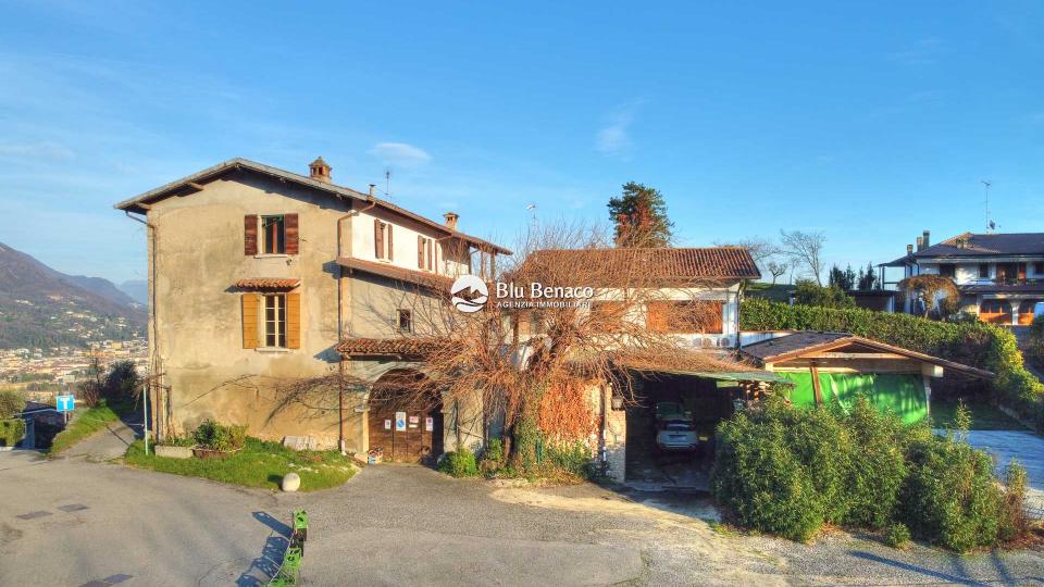 Rustic house for sale in Salò