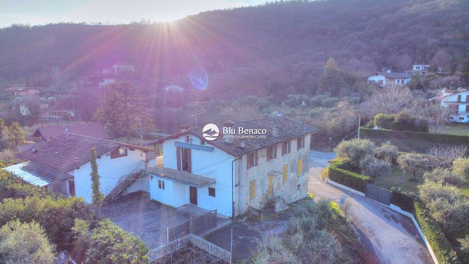 Rustic house for sale in Salò