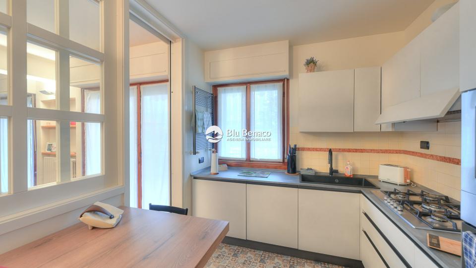 Lovely four-room apartment for sale in Toscolano 