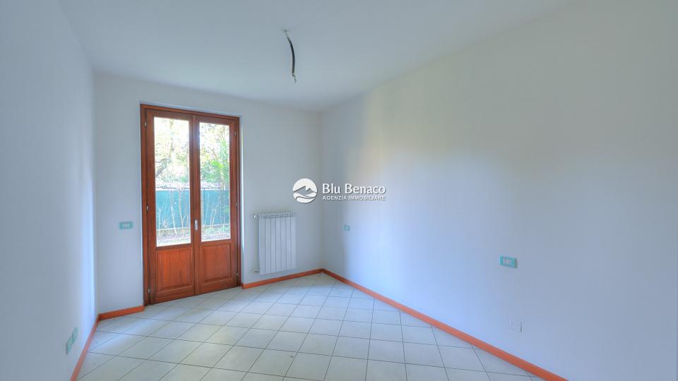 Three-room apartment in prestigious residence near the lake