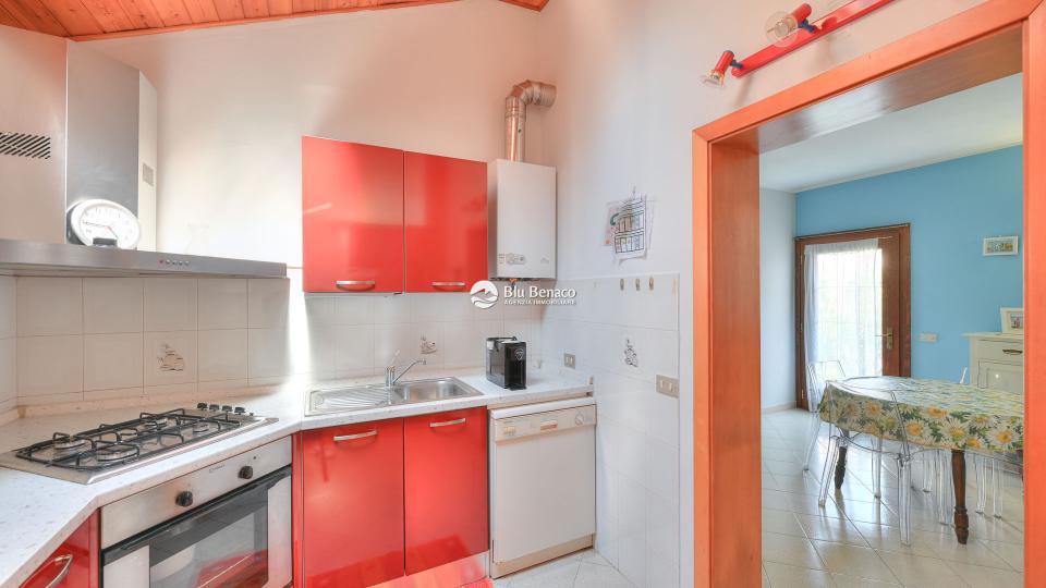 Lovely two-bedroom apartment for sale in Gardone Riviera