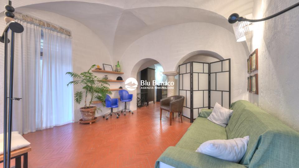 Appartamento piano terra, in vendita porto di Gargnano 