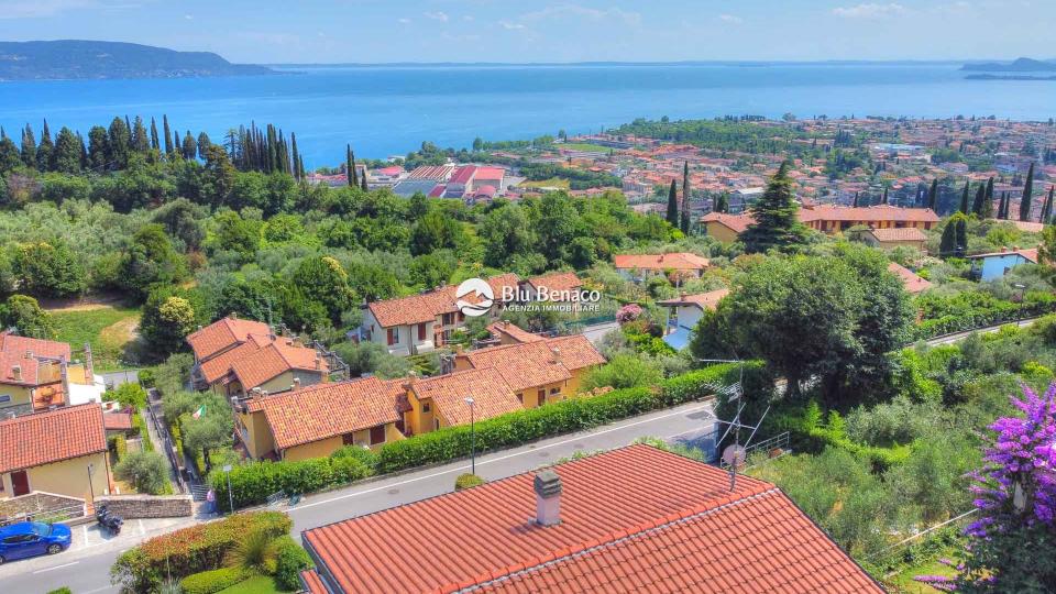 Villa con meravigliosa vista lago a Gaino