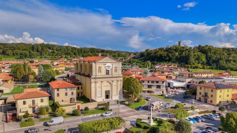 Muscoline, villetta a schiera con box auto e giardino 