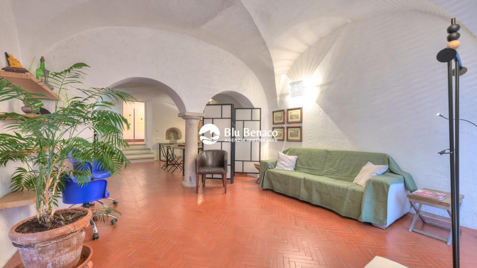 Appartamento piano terra, in vendita porto di Gargnano 