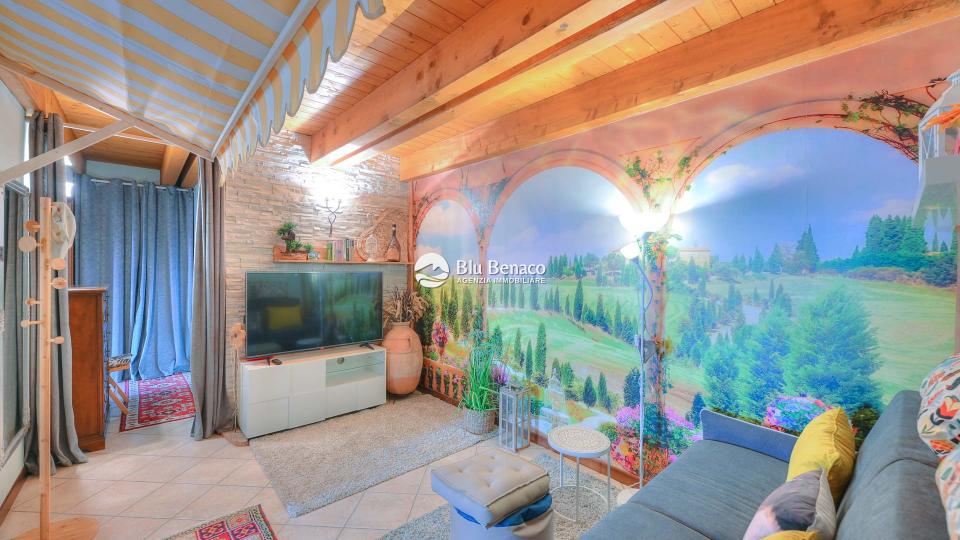 Lovely two-room apartment for sale in Maderno