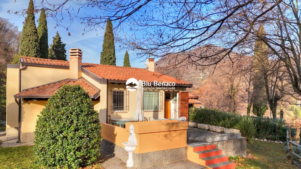 Bifamiliare in vendita a Navazzo