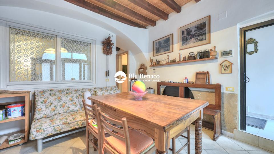 Detached house from ground to roof in Toscolano Maderno