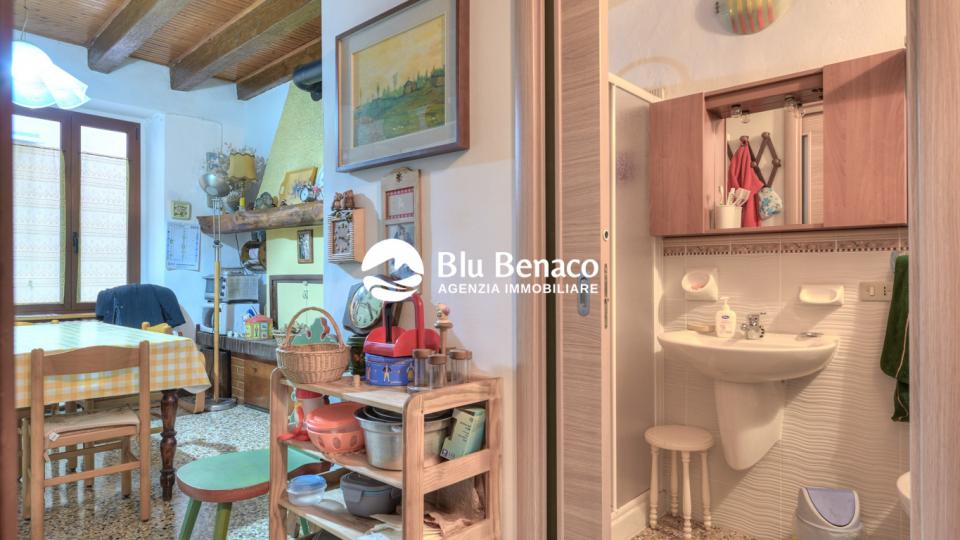 Detached house from ground to roof in Toscolano Maderno