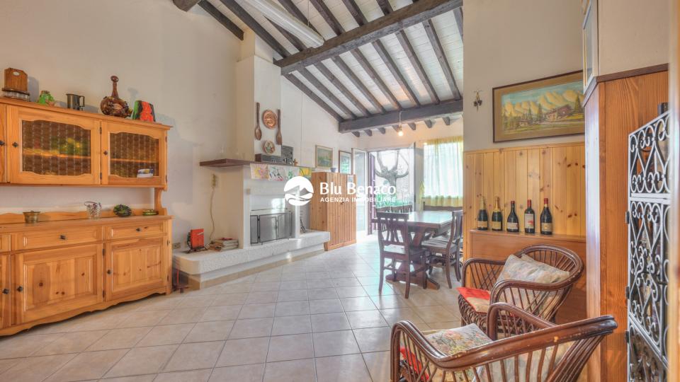 Bifamiliare in vendita a Navazzo