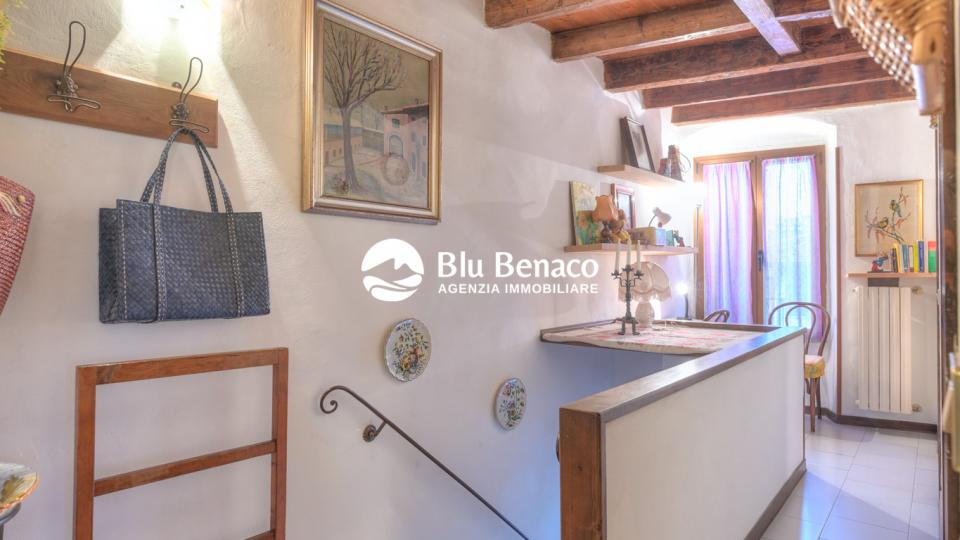 Detached house from ground to roof in Toscolano Maderno