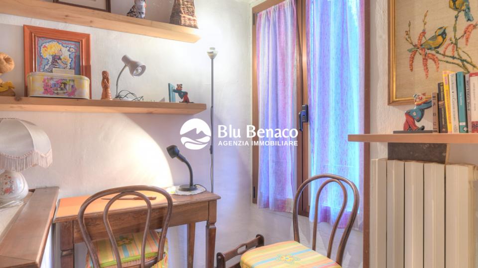 Detached house from ground to roof in Toscolano Maderno