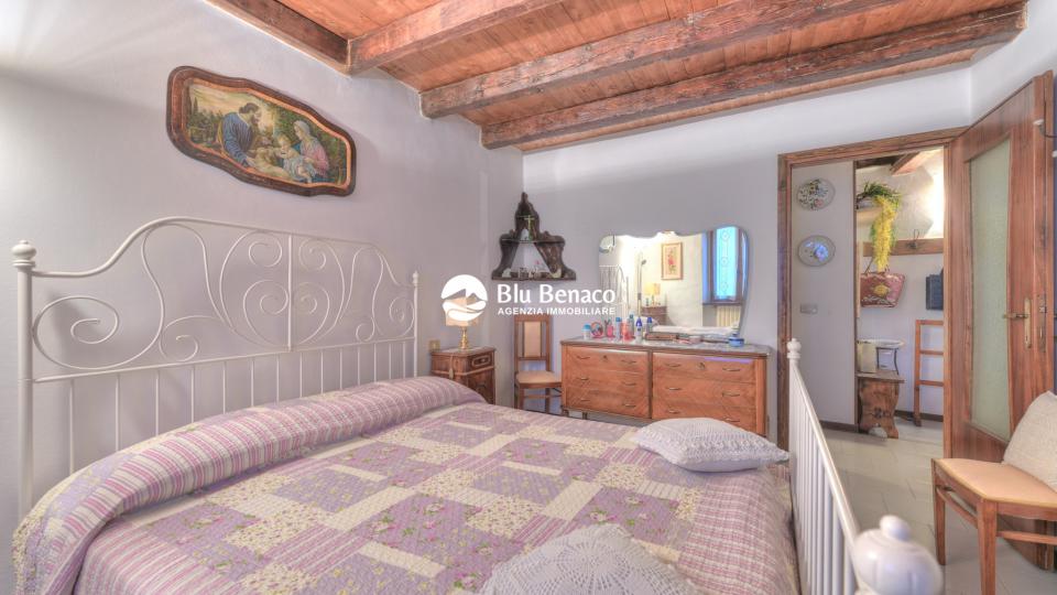 Detached house from ground to roof in Toscolano Maderno