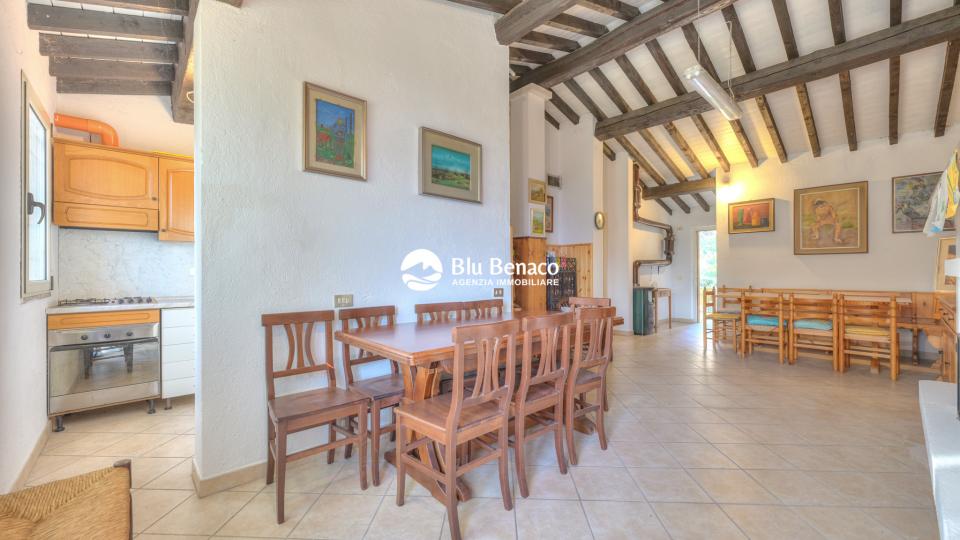 Bifamiliare in vendita a Navazzo