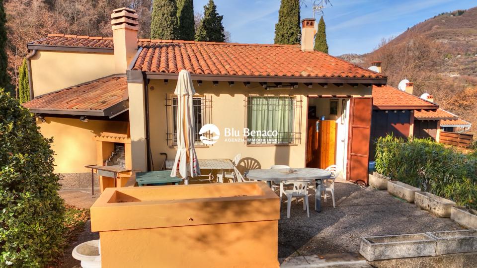 Bifamiliare in vendita a Navazzo