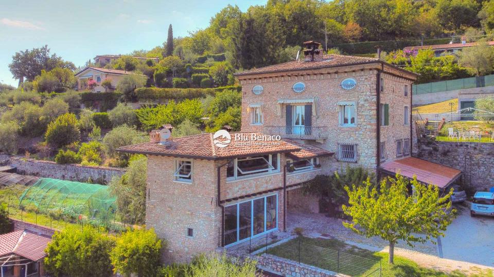 Amazing historic Villa for sale in Salò