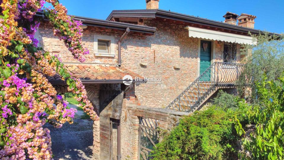 Amazing historic Villa for sale in Salò