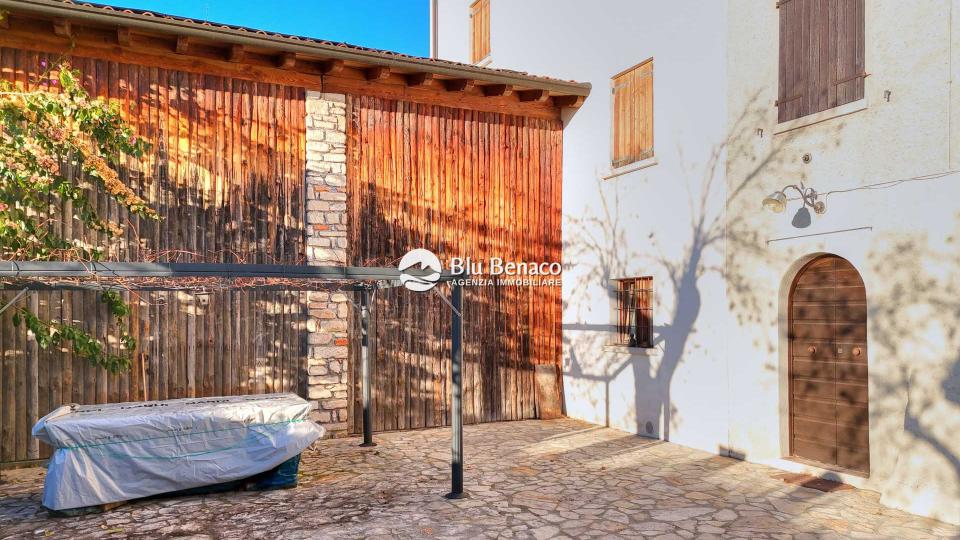 Characteristic property for rent in Maderno